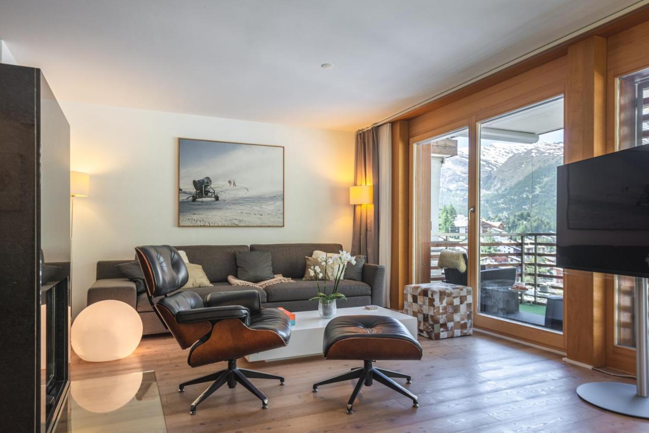 Modern Apartment With View Over Zermatt Bagian luar foto