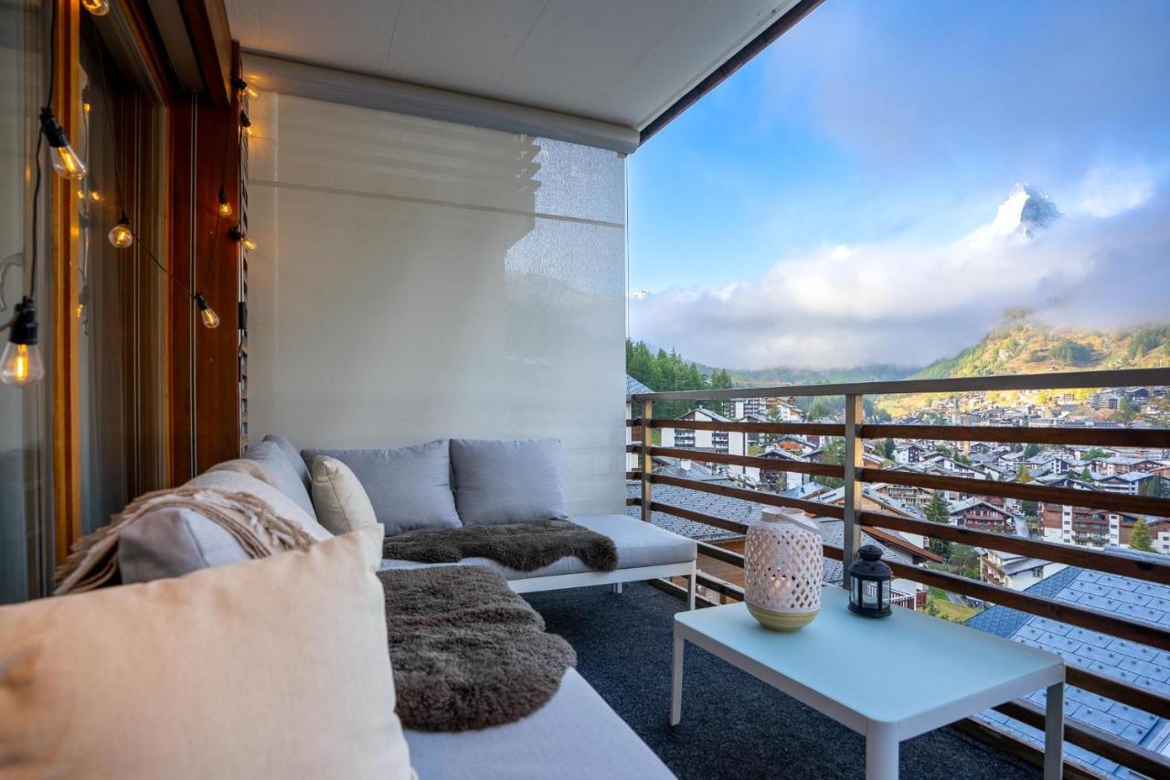 Modern Apartment With View Over Zermatt Bagian luar foto